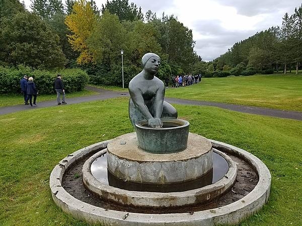 The Washerwoman statue in the Botanic Gardens in Reykjavik honors women who used to use the island's geothermal springs to clean clothes.