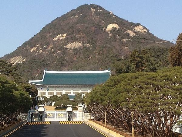 Closer view of Cheongwadae or the Blue House (literally "pavilion of blue tiles”), the executive office and official residence of the president of the Republic of Korea.