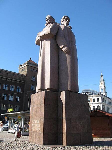 The Monument to the Red Riflemen, erected in Riga in 1970, honors the riflemen who aided the Bosheviks during the Russian Revolution of 1917 and the subsequent Russian Civil War (1918-1920). It is one of the few Soviet-era symbols still remaining in Riga. Some residents feel it should be taken down, but others support its remaining since it honors Latvians who fought in World War I.