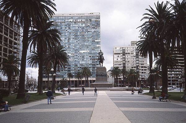 The Plaza Independencia in Montevideo is the capital city's main square. The monument that dominates the Plaza is to Uruguayan hero José Artigas; his remains are kept in an underground room beneath the statue.
