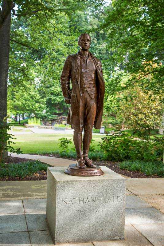 Nathan Hale statue