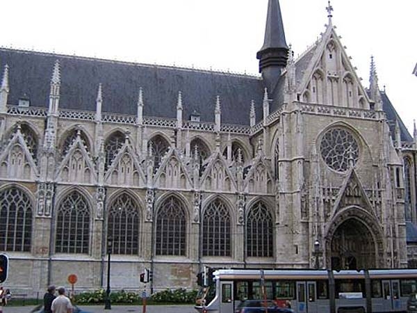 The Church of Our Lady of the Sablon, located in the Sablon/Zavel district in the historic center of Brussels, dates to the 15th century. Its distinctive style is characterized as late Brabantine Gothic.
