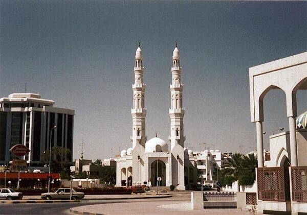 Mosque near Delmun Roundabout in Manama.