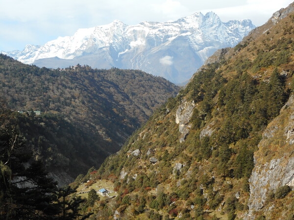 A view of Mount Thamserku in Nepal, located in the Himalayas east of Namche Bazaar.
