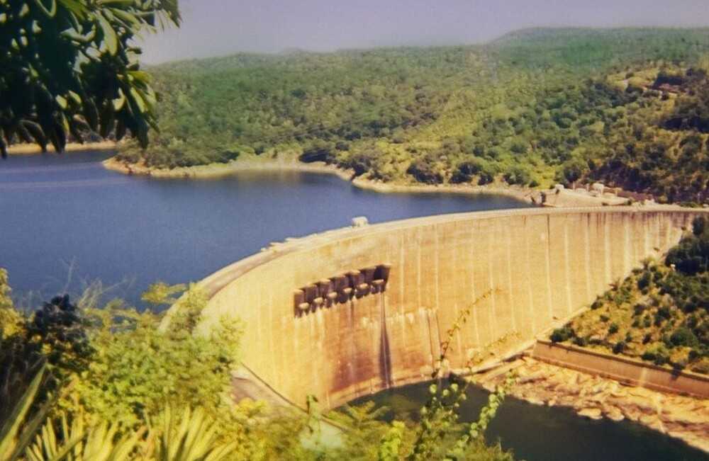 Lake Kariba on the Zambia-Zimbabwe border is the world’s largest  artificial lake, over 223 km (139 mi) long and up to 40 km (25 mi) wide. The Kariba Dam flooded the Kariba Gorge on the Zambezi River in 1963, creating the lake.