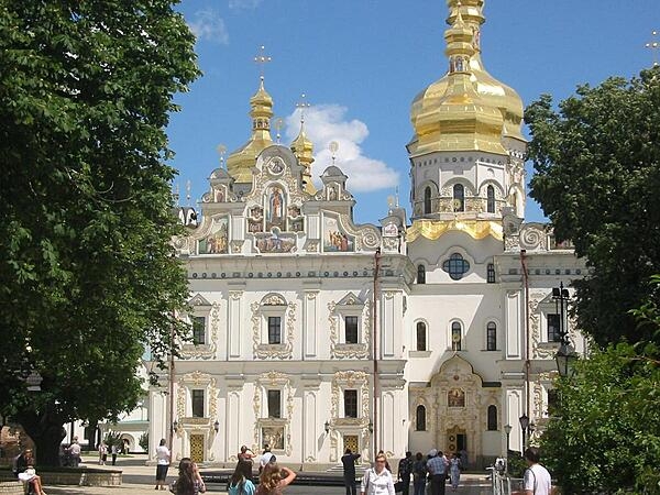 The Uspensky Sobor (Dormition Cathedral) at the Kyiv Pechersk Lavra (Kyiv Monastery of the Caves) complex in Ukraine. Originally built between 1073 and 1078, it was destroyed by the Soviet Army in 1941, then rebuilt between 1998 and 2000.