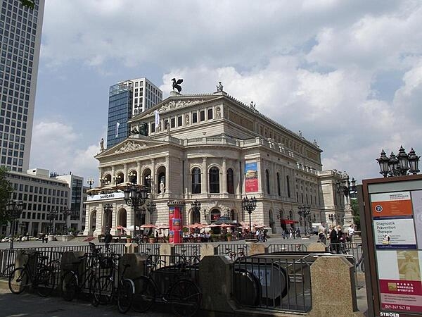 Inaugurated in 1880, the Alte Oper (Old Opera House) in Frankfurt still serves as a major concert hall, as well as a site for  plays. Operas, however, are performed in the new Oper Frankfurt (Frankfurt Opera).