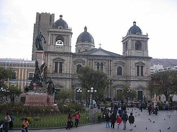 Begun in 1835, the Catedral Metropolitana Nuestra Senora de La Paz (Metropolitan Cathedral of Our Lady of Peace or Metropolitan Cathedral) in La Paz was built in the neo-classical style and was not completed until 1987.