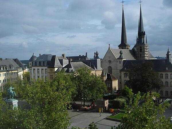 Place Guillaume (William Square) in Luxembourg City is located at the southeast corner of Place d'Armes. A statue of King William II is at its center, surrounded by cafes and the Hotel de Ville (Town Hall).