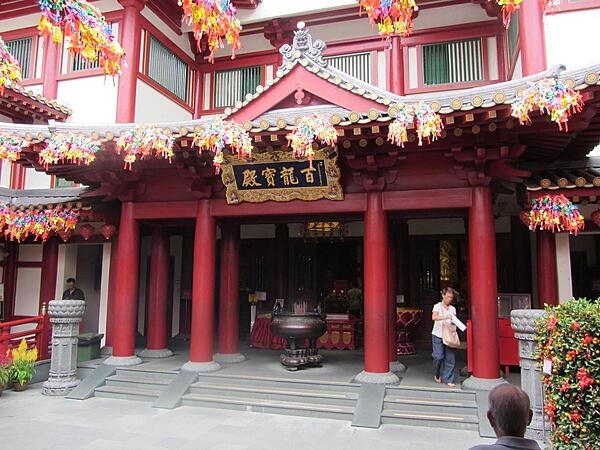 Entrance to the Buddha Tooth Relic Temple in Singapore in Chinatown. The four-story building displays Tang Dynasty architecture.