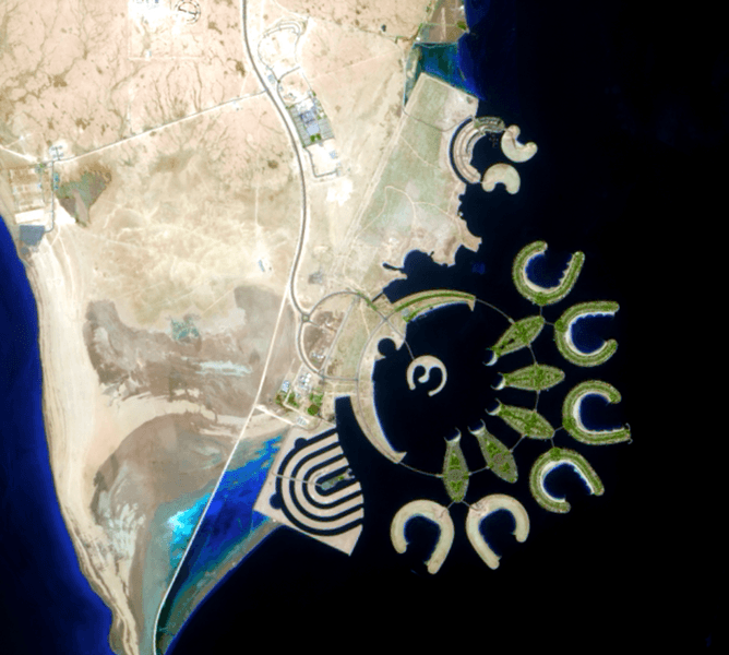 Aerial view of the Durrat Al Bahrain complex. Image courtesy of USGS.