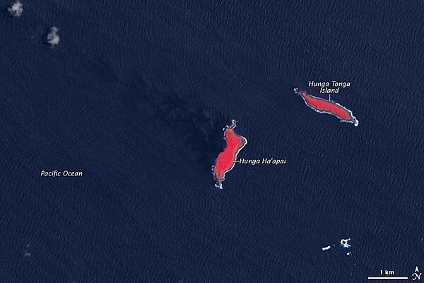 In this earlier satellite view of the islands of Hunga Tonga and Hunga Ha&apos;apai from 14 November 2006, the healthy vegetation appears bright red and Hunga Ha&apos;apai is significantly smaller in size than in the previous image. Photo courtesy of NASA.